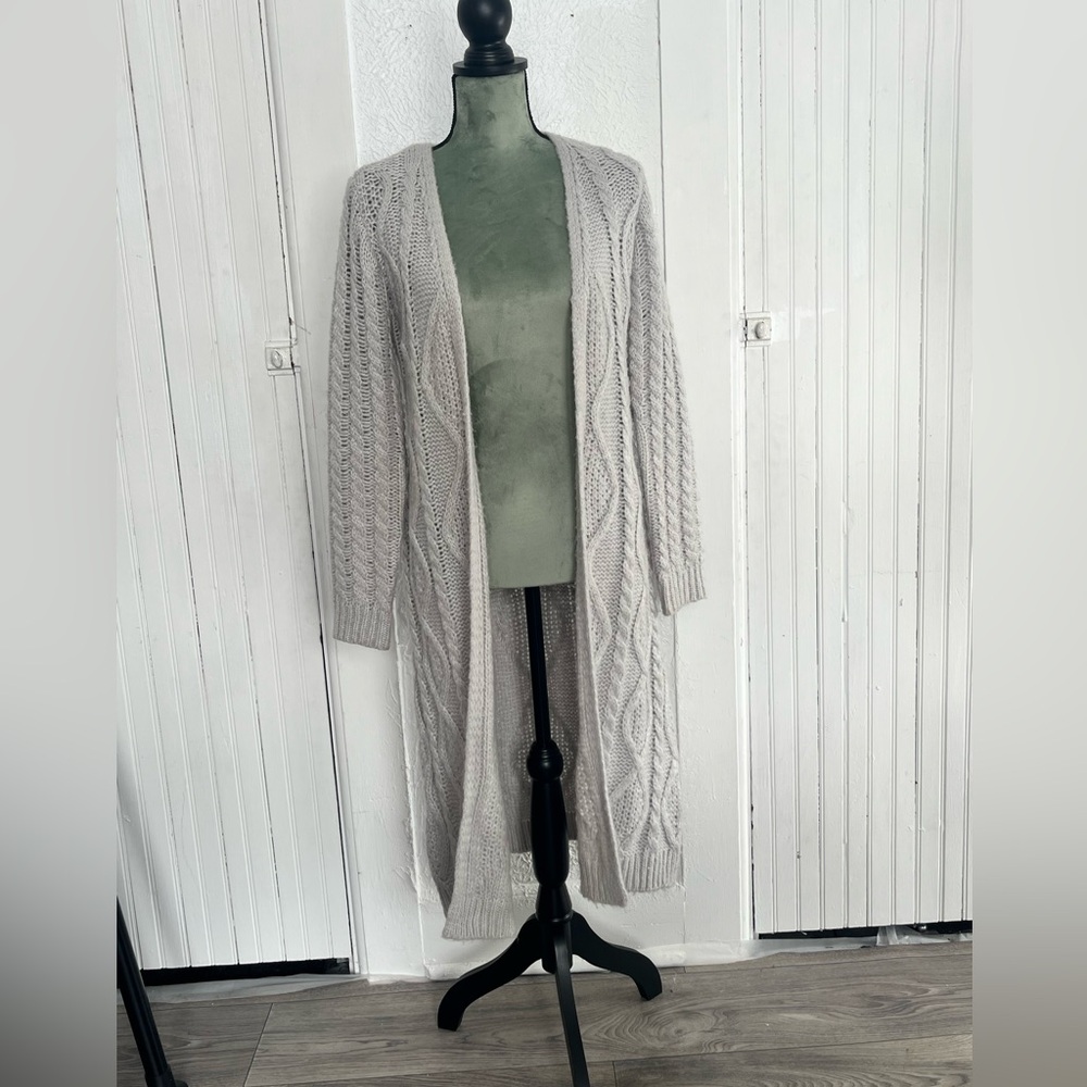 Chic Light Gray Cable Knit Cardigan